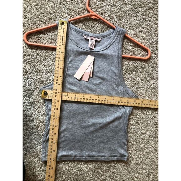 Victoria’s Secret Women’s Light Gray Crop Top Tank Top Size XS NWT - Picture 4 of 4